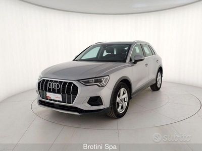 Käytetty Audi Q3 Advanced 150 HP (110 kW) 2023 Hopea Katumaasturi