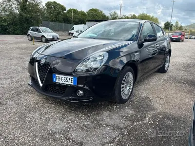 Begagnad Alfa Romeo Giulietta 120 HK (88 kW) 2018 Svart Halvkombi