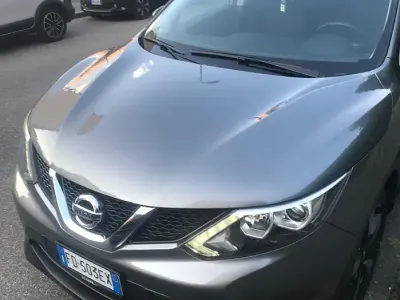 Usata Nissan Qashqai 131 CV (96 kW) 2016 Grigio SUV