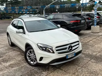 Usata Mercedes GLA180 Business 109 CV (80 kW) 2017 Other SUV
