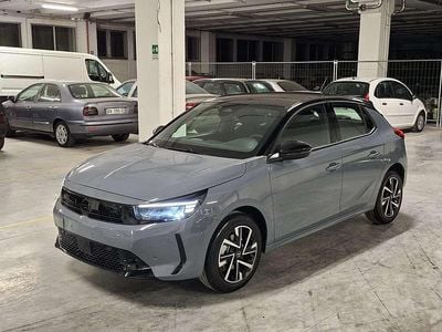 Nuova Opel Corsa 101 CV (74 kW) 2026 Grafik grey/tetto black Utilitaria