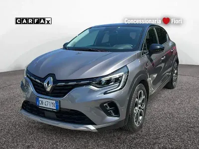 Usata Renault Captur Intens 101 CV (74 kW) 2023 Milano SUV