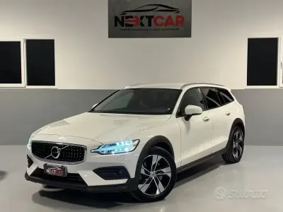 Usata Volvo V60 CC 190 CV (139 kW) 2019 Bianco Station wagon