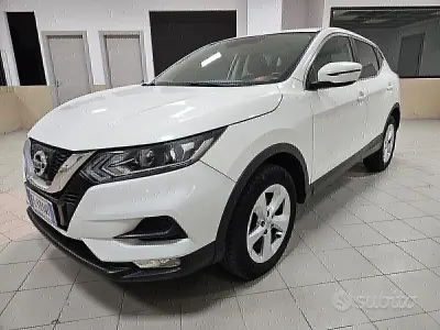 Usata Nissan Qashqai Tekna 110 CV (80 kW) 2017 Bianco SUV