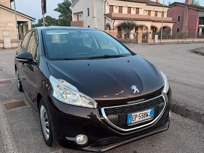 Usata Peugeot 208 Active 68 CV (50 kW) 2012 Marrone Utilitaria