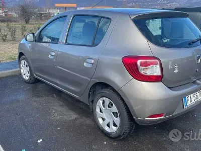 Usata Dacia Sandero 75 CV (55 kW) 2015 Marrone Berlina
