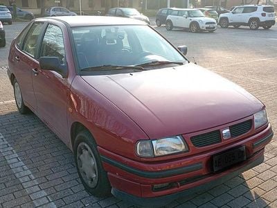 Usata Seat Cordoba 1995 Rosso Berlina