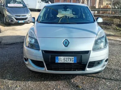 Usata Renault Scenic E-Tech Dynamique 110 CV (80 kW) 2011 Grigio Monovolume