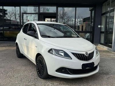 Usata Lancia Ypsilon Silver 69 CV (50 kW) 2022 Bianco Utilitaria