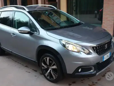 Usata Peugeot 2008 Allure 120 CV (88 kW) 2017 Grigio SUV