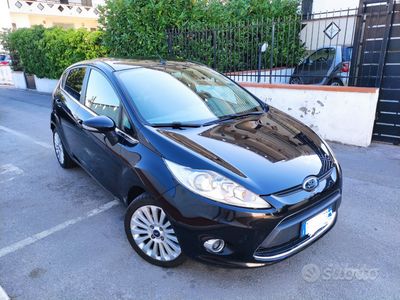 Usata Ford Fiesta Titanium 97 CV (71 kW) 2009 Nero Utilitaria