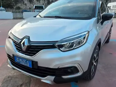 Usata Renault Captur 90 CV (66 kW) 2018 Grigio SUV