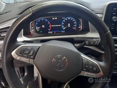 Usata VW T-Roc Life 150 CV (110 kW) 2022 Nero SUV