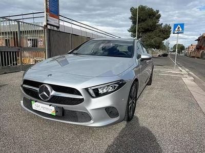 Usata Mercedes A180 116 CV (85 kW) 2019 Grigio Berlina