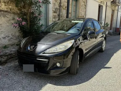 Usata Peugeot 207 68 CV (50 kW) 2009 Nero Berlina