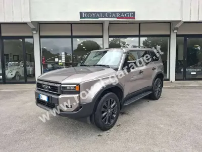 Second-hand Toyota Land Cruiser Lounge 205 CP (150 kW) 2024 Maro SUV