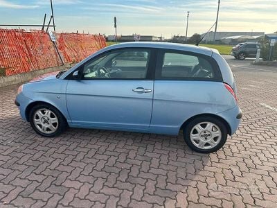 Usata Lancia Ypsilon 60 CV (44 kW) 2004 Blu Utilitaria