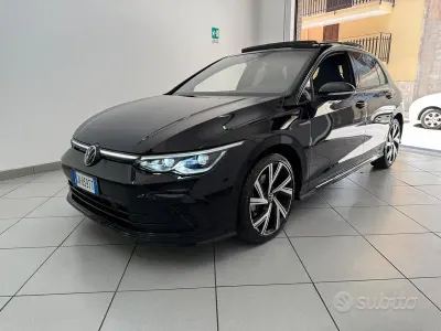 Usata VW Golf VIII R-line 150 CV (110 kW) 2026 Nero Berlina