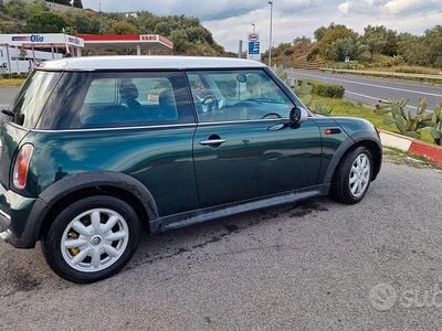 Usata Mini Cooper 88 CV (64 kW) 2005 Verde Utilitaria