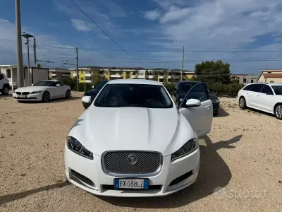 Usata Jaguar XF 190 CV (139 kW) 2012 Bianco Berlina