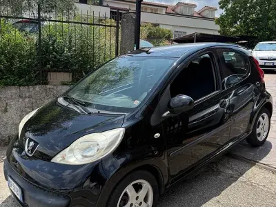 Usata Peugeot 107 54 CV (39 kW) 2007 Nero Utilitaria