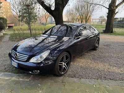 Usata Mercedes CLS500 306 CV (225 kW) 2004 Blu/azzurro Berlina