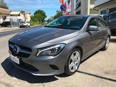 Usata Mercedes CLA200 Business 136 CV (100 kW) 2018 Grigio Station wagon