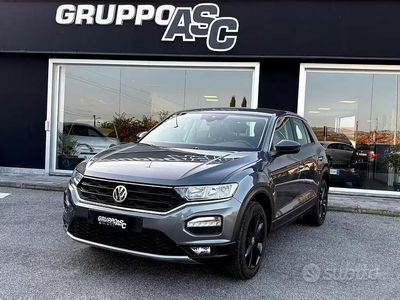 Usata VW T-Roc Business 116 CV (85 kW) 2020 Grigio SUV