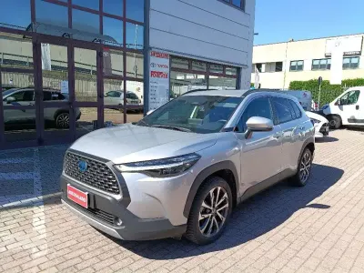 Usata Toyota Corolla Cross Trend 152 CV (111 kW) 2024 Argento SUV