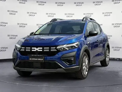 Usata Dacia Sandero Stepway 101 CV (74 kW) 2023 Blu Utilitaria