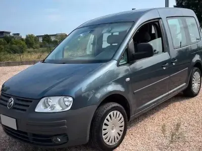 Usata VW Caddy Life 102 CV (75 kW) 2008 Grigio Monovolume