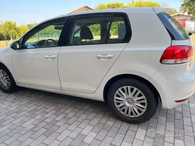 Usata VW Golf VII Highline 105 CV (77 kW) 2012 Bianco Berlina