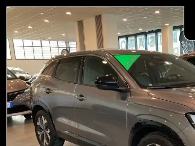 Usata Renault Austral Techno 200 CV (147 kW) 2023 Grigio scuro SUV