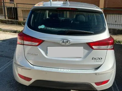 Usata Hyundai ix20 90 CV (66 kW) 2016 Grigio Utilitaria