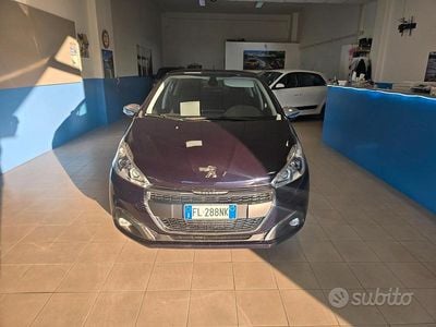 Usata Peugeot 208 Allure 82 CV (60 kW) 2018 Grigio Utilitaria