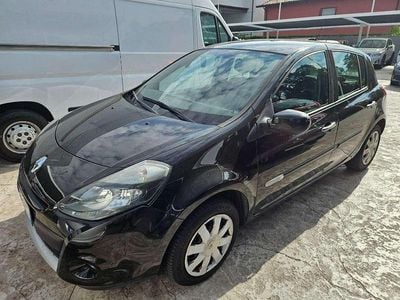 Usata Renault Clio II Dynamique 75 CV (55 kW) 2009 Blu metallizzato Berlina