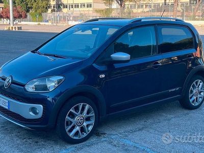 Usata VW up! 75 CV (55 kW) 2015 Blu Utilitaria
