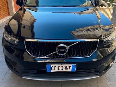 Usata Volvo XC40 Momentum 129 CV (94 kW) 2021 Nero SUV