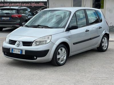 Usata Renault Scénic II Dynamique 106 CV (77 kW) 2006 Grigio Monovolume