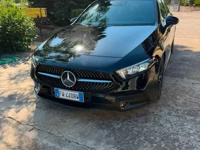 Usata Mercedes 180 116 CV (85 kW) 2019 Nero Berlina