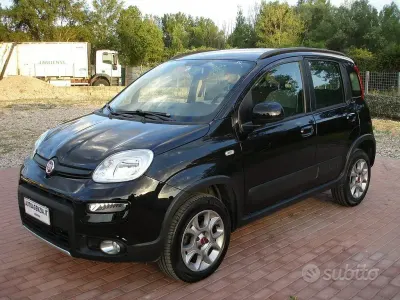 Usata Fiat Panda 4x4 Climbing 75 CV (55 kW) 2014 Nero Utilitaria