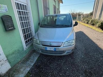 Usata Fiat Multipla 120 CV (88 kW) 2007 Grigio Monovolume