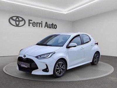 Usata Toyota Yaris Hybrid Trend 116 CV (85 kW) 2022 Super white Berlina