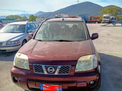 Usata Nissan X-Trail 136 CV (100 kW) 2004 Rosso SUV
