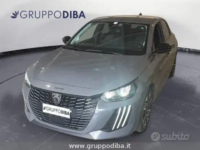 Usata Peugeot 208 Allure 101 CV (74 kW) 2025 Grigio Utilitaria