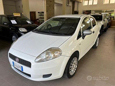 Usata Fiat Grande Punto 75 CV (55 kW) 2010 Bianco Utilitaria