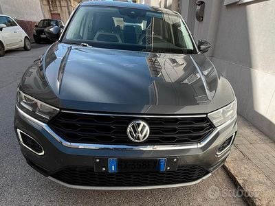 Usata VW T-Roc 116 CV (85 kW) 2019 Grigio SUV