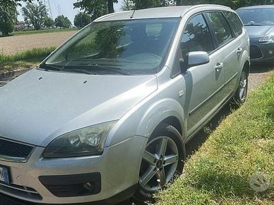 Usata Ford Focus S 116 CV (85 kW) 2006 Grigio Station wagon