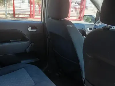 Usata Ford Fiesta 68 CV (50 kW) 2003 Grigio Utilitaria