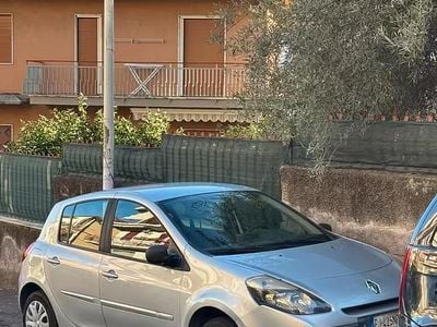 Usata Renault Clio III 75 CV (55 kW) 2011 Grigio Berlina